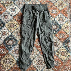 Lululemon Dance Studio Mid Rise Jogger - Size 6